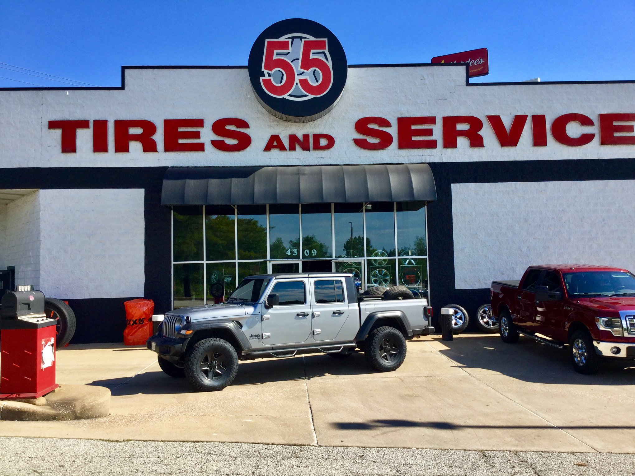 55 Tires and Service and Service Building